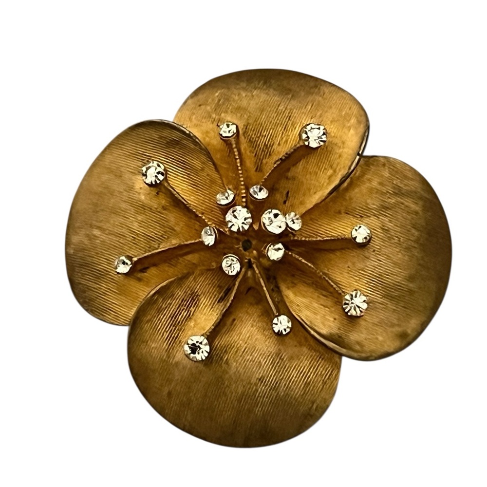 Vintage goldtone flower brooch with rhinestone accents - Picture 2 of 6